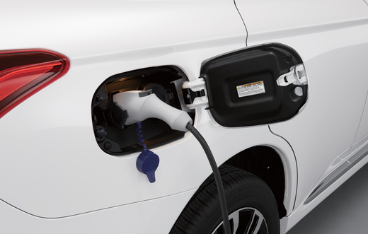 מיצובישי אאולטנדר PHEV מיצובישי אאולטנדר PHEV